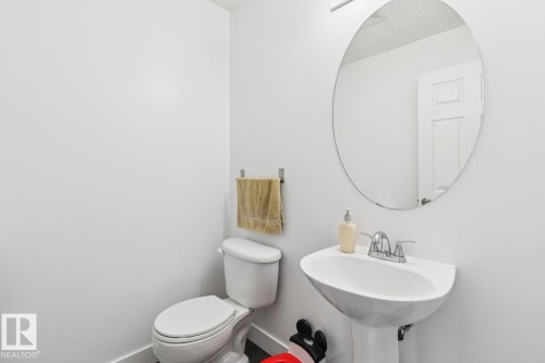 15043 132 Street, Edmonton, AB - Indoor Photo Showing Bathroom