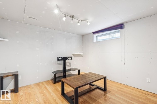 15043 132 Street, Edmonton, AB - Indoor