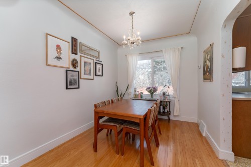 9852 86 Avenue, Edmonton, AB - Indoor Photo Showing Dining Room