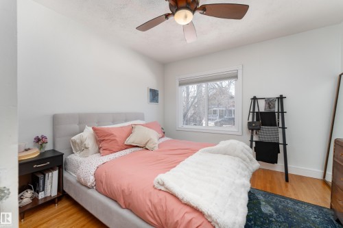 9852 86 Avenue, Edmonton, AB - Indoor Photo Showing Bedroom