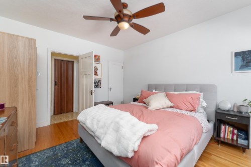 9852 86 Avenue, Edmonton, AB - Indoor Photo Showing Bedroom