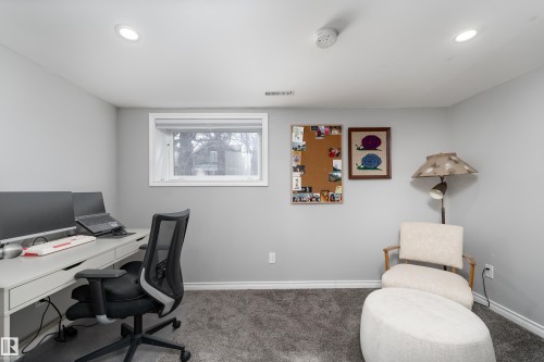 9852 86 Avenue, Edmonton, AB - Indoor Photo Showing Office