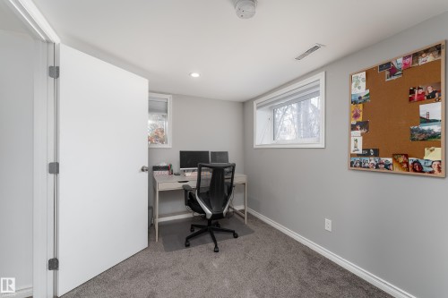 9852 86 Avenue, Edmonton, AB - Indoor Photo Showing Office