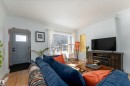 9852 86 Avenue, Edmonton, AB  - Indoor Photo Showing Living Room 