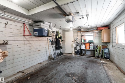 9852 86 Avenue, Edmonton, AB - Indoor Photo Showing Garage