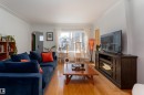 9852 86 Avenue, Edmonton, AB  - Indoor Photo Showing Living Room 