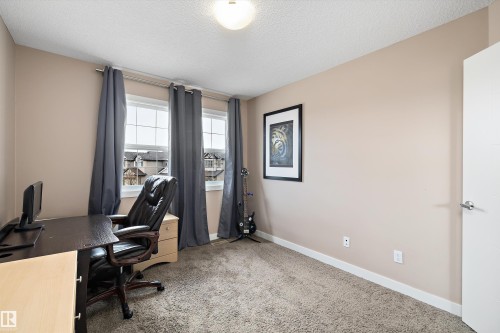 Neutral-toned wall paint throughout - 1586 Chapman Way, Edmonton, AB - Indoor Photo Showing Office