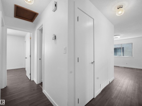 3608 33 Avenue, Edmonton, AB - Indoor Photo Showing Other Room