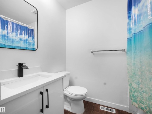 3608 33 Avenue, Edmonton, AB - Indoor Photo Showing Bathroom