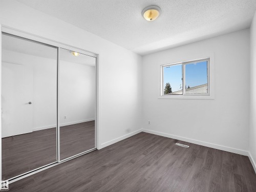 3608 33 Avenue, Edmonton, AB - Indoor Photo Showing Other Room
