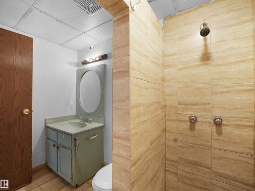 3608 33 Avenue, Edmonton, AB - Indoor Photo Showing Bathroom