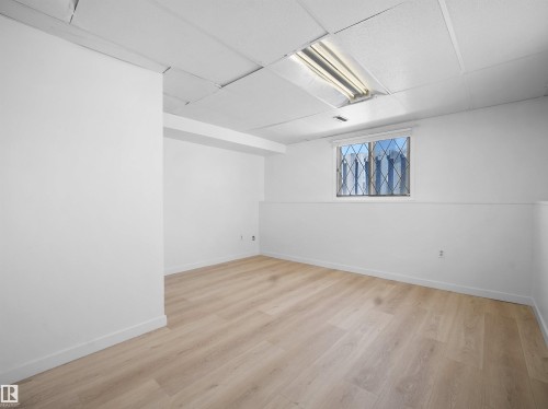 3608 33 Avenue, Edmonton, AB - Indoor Photo Showing Other Room