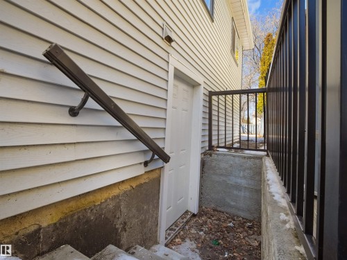 3608 33 Avenue, Edmonton, AB - Outdoor