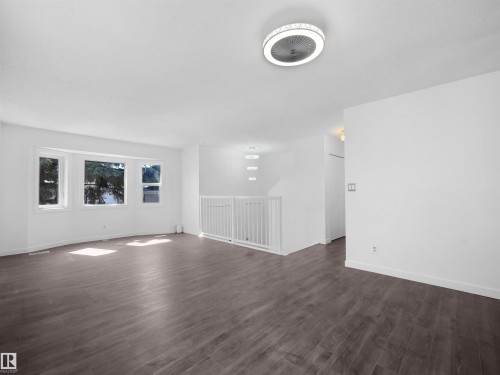 3608 33 Avenue, Edmonton, AB - Indoor