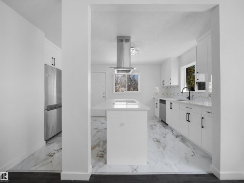 3608 33 Avenue, Edmonton, AB - Indoor