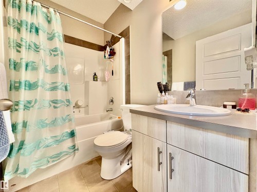 2344 71 Street Sw, Edmonton, AB - Indoor Photo Showing Bathroom