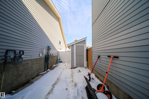 Compact utility shed with a sloped roof - 5303 21 Avenue, Edmonton, AB - Outdoor With Exterior