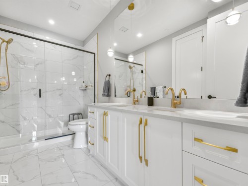 101 7471 May Common, Edmonton, AB - Indoor Photo Showing Bathroom