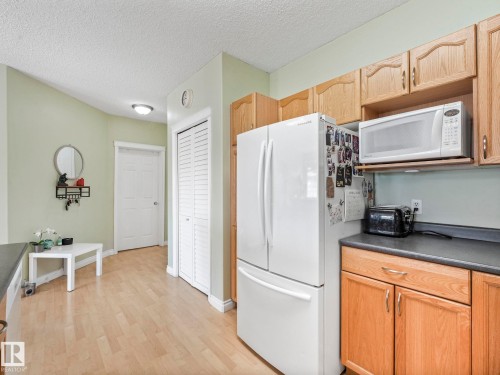 103 9120 156 Street Nw, Edmonton, AB - Indoor Photo Showing Kitchen