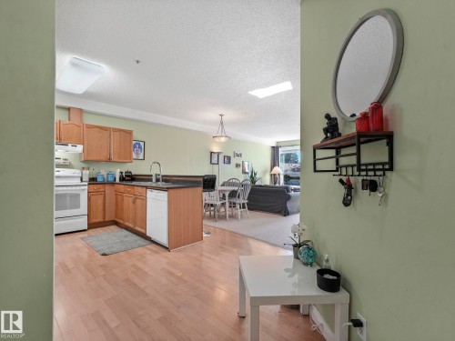 103 9120 156 Street Nw, Edmonton, AB - Indoor Photo Showing Kitchen
