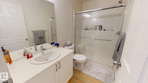 8723 183 Avenue Nw, Edmonton, AB - Indoor Photo Showing Bathroom