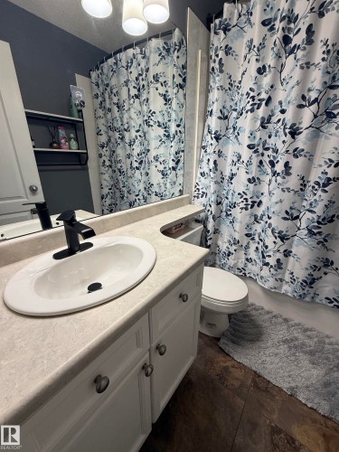 73 Birchmont Drive, Leduc, AB - Indoor Photo Showing Bathroom
