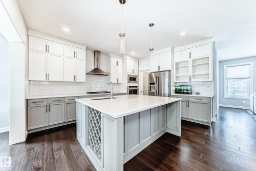 5630 Juchli Avenue, Edmonton, AB - Indoor Photo Showing Kitchen With Upgraded Kitchen