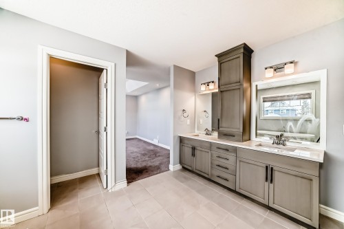 5630 Juchli Avenue, Edmonton, AB - Indoor Photo Showing Bathroom
