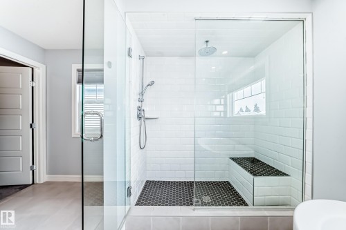 5630 Juchli Avenue, Edmonton, AB - Indoor Photo Showing Bathroom