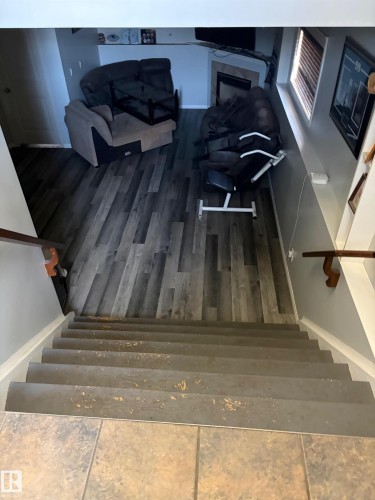 135 Park Grove, Wetaskiwin, AB - Indoor Photo Showing Other Room