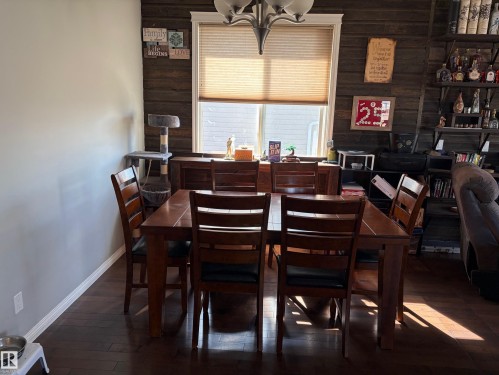 135 Park Grove, Wetaskiwin, AB - Indoor Photo Showing Dining Room