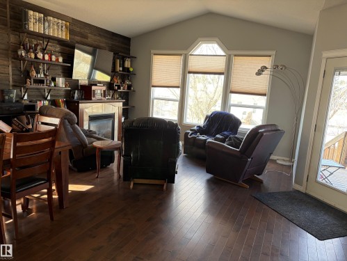 135 Park Grove, Wetaskiwin, AB - Indoor Photo Showing Living Room With Fireplace