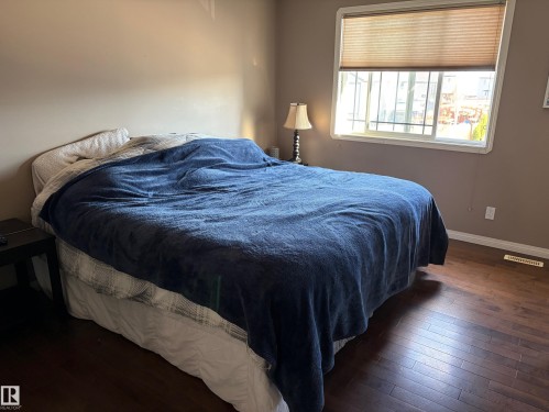 135 Park Grove, Wetaskiwin, AB - Indoor Photo Showing Bedroom