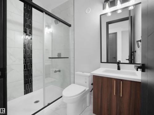 9312 183 Avenue, Edmonton, AB - Indoor Photo Showing Bathroom
