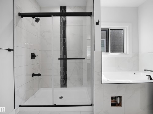 9312 183 Avenue, Edmonton, AB - Indoor Photo Showing Bathroom