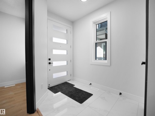 9312 183 Avenue, Edmonton, AB - Indoor Photo Showing Other Room