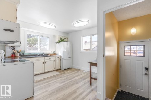 6908 19 Avenue, Edmonton, AB - Indoor