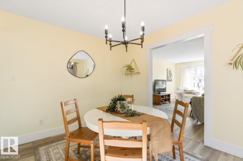 6908 19 Avenue, Edmonton, AB - Indoor Photo Showing Dining Room
