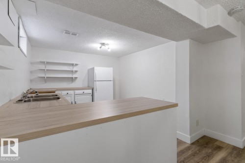 6908 19 Avenue, Edmonton, AB - Indoor
