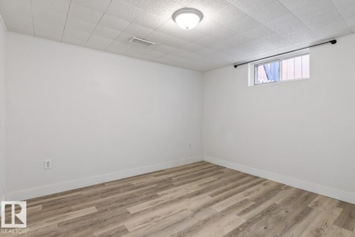 6908 19 Avenue, Edmonton, AB - Indoor Photo Showing Other Room