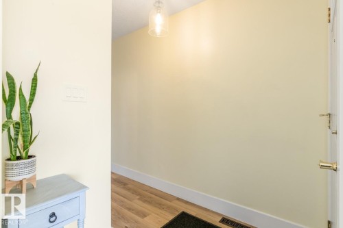 6908 19 Avenue, Edmonton, AB - Indoor Photo Showing Other Room