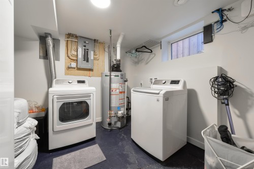 11208 66 Street, Edmonton, AB - Indoor Photo Showing Laundry Room