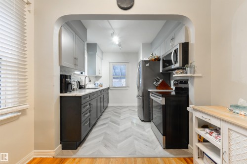 11208 66 Street, Edmonton, AB - Indoor Photo Showing Kitchen