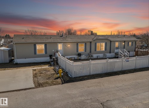 3212 Lakewood CL  Edmonton, AB T5S 2R8