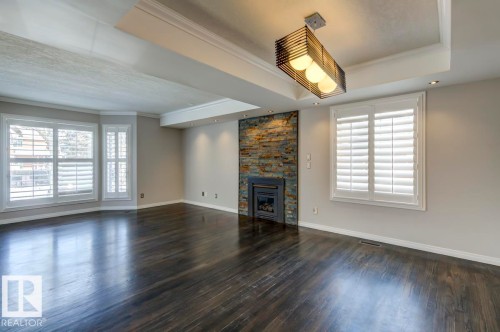 10519 87 Avenue, Edmonton, AB - Indoor With Fireplace