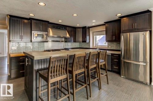 10519 87 Avenue, Edmonton, AB - Indoor Photo Showing Kitchen With Upgraded Kitchen