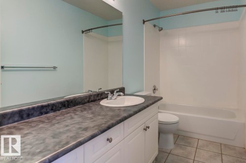 10519 87 Avenue, Edmonton, AB - Indoor Photo Showing Bathroom