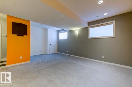 10519 87 Avenue, Edmonton, AB - Indoor