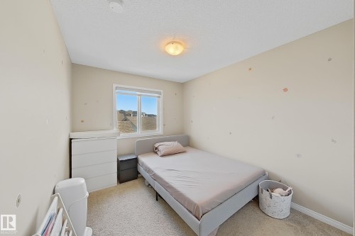 1328 Chappelle Boulevard, Edmonton, AB - Indoor Photo Showing Bedroom