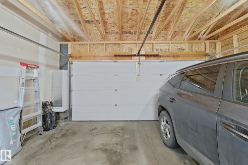 1328 Chappelle Boulevard, Edmonton, AB - Indoor Photo Showing Garage